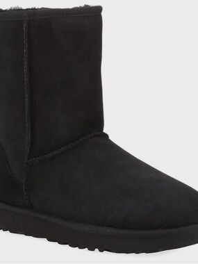 UGG Classic Black Short Shearling Boot SIZE 9